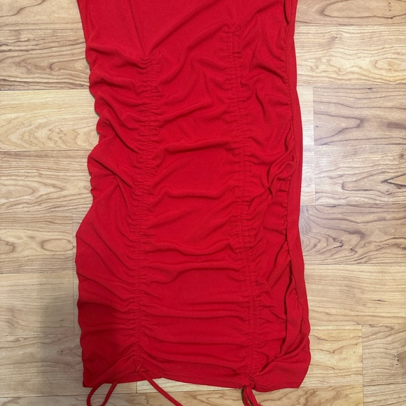 RED DRESS - Picture 3 of 3